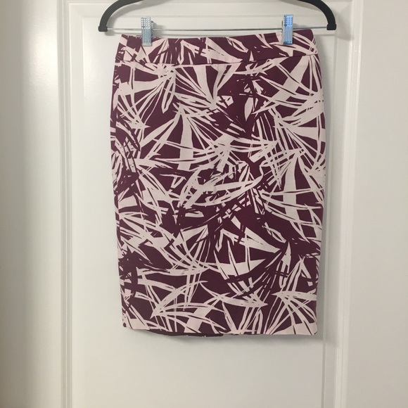 ✨ Moving sale 🚗- Beautiful Loft Tropical Skirt 🌴🦩 - Picture 3 of 5